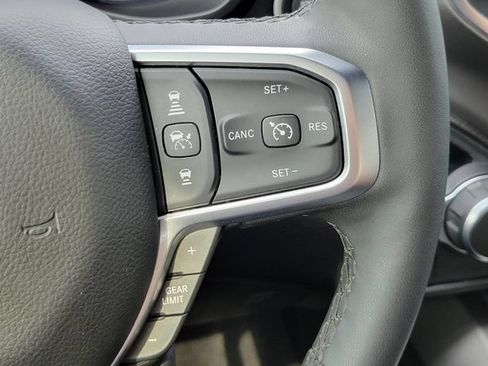 Used 2025 RAM 1500 Big Horn AWD/4WD image 17