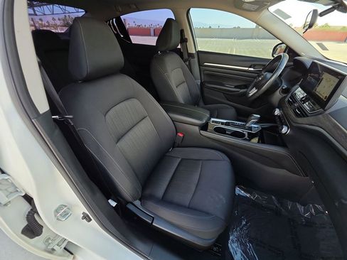 Used 2023 Nissan Altima 2.5 SV w/ SV Premium Package image 29