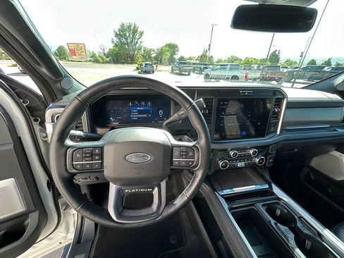 Used 2025 Ford F250 Platinum AWD/4WD image 8