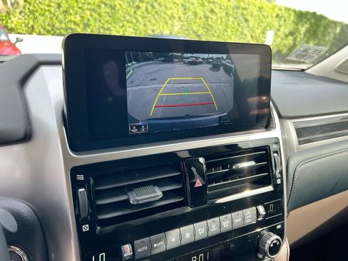 Used 2023 Lexus GX 460 Premium w/ Premium Package AWD/4WD image 16
