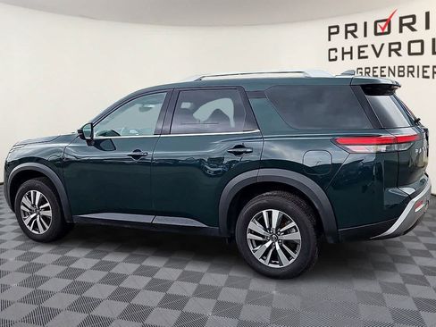 Used 2025 Nissan Pathfinder SL AWD/4WD image 6