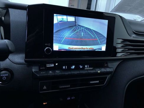 Used 2025 Toyota Camry LE image 27