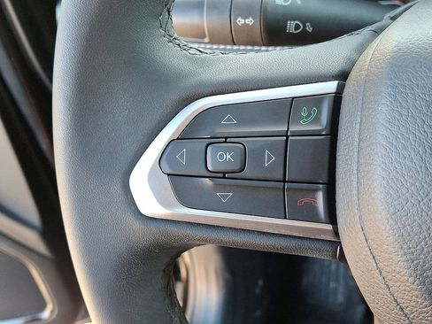 Used 2023 Jeep Compass Altitude image 17