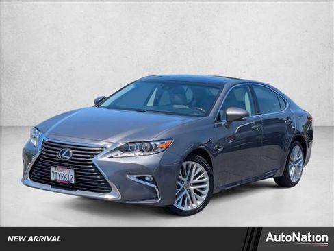 Used 2016 Lexus ES 350 w/ Luxury Package w/Wood Trim FWD image 1