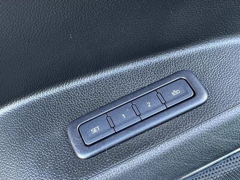 Used 2019 Chevrolet Tahoe LT image 17