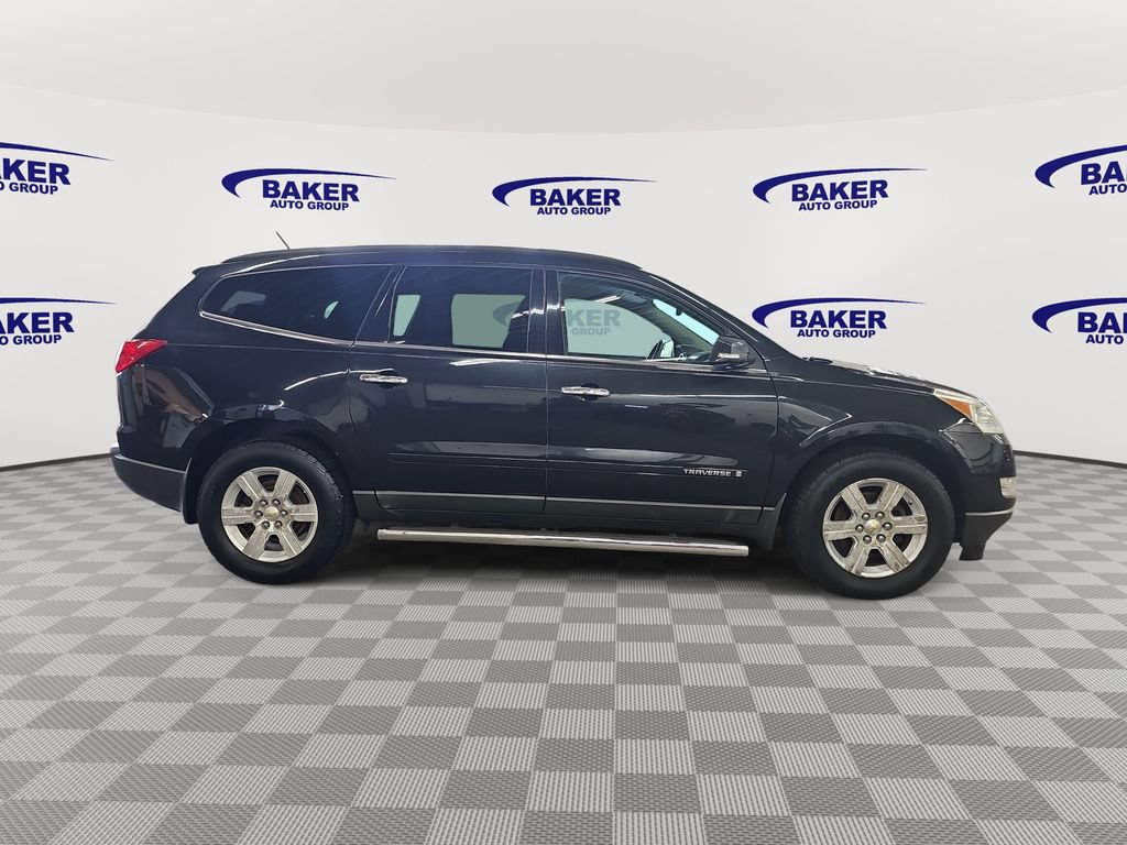 Used 2009 Chevrolet Traverse LT FWD image 4