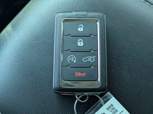 Used 2022 Jeep Grand Cherokee Limited w/ Luxury Tech Group II RWD image 36