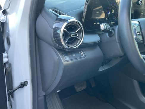 Used 2025 Chevrolet Equinox LT image 34