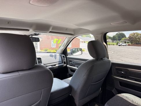 Used 2017 RAM 2500 Big Horn w/ Sport Appearance Group AWD/4WD image 18