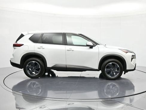 Certified 2024 Nissan Rogue SV image 5