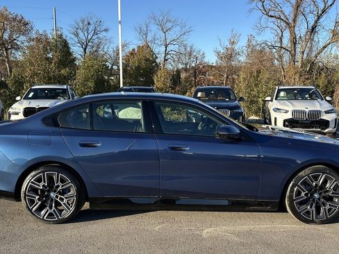 Used 2025 BMW i5 xDrive40 w/ M Sport Package image 11