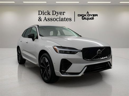 New 2026 Volvo XC90 B5 Ultra w/ Protection Package Premier image 19