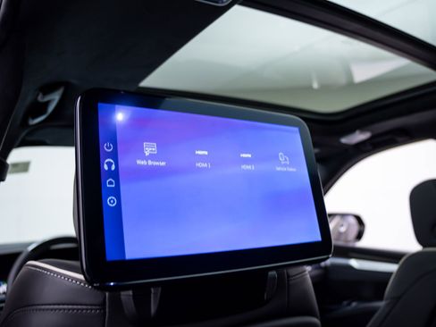 Certified 2026 Cadillac Escalade Platinum Luxury w/ LPO, Floor Liner Package AWD/4WD image 20