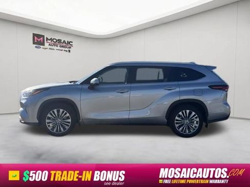 Used 2024 Toyota Highlander Platinum AWD/4WD image 4
