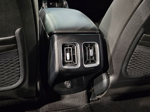 Used 2024 Kia Sorento LX image 35