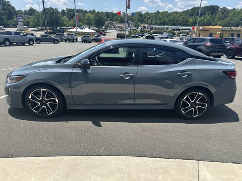 Used 2024 Nissan Sentra SR w/ SR Premium Package FWD image 5
