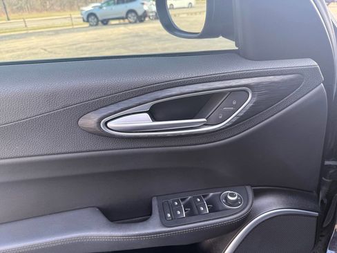 Used 2019 Alfa Romeo Giulia image 12