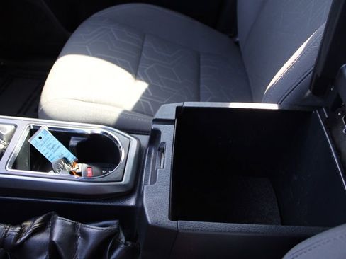 Used 2016 Toyota Tacoma TRD Off-Road w/ Exterior Package image 44