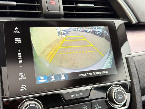 Used 2017 Honda Civic Touring image 8