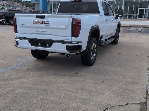 New 2026 GMC Sierra 2500 Denali w/ Denali Reserve Package AWD/4WD image 4