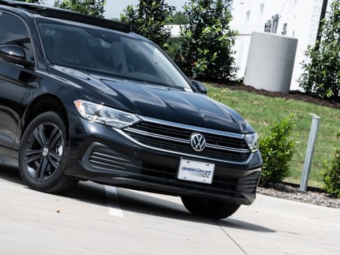 Used 2023 Volkswagen Jetta SE image 37