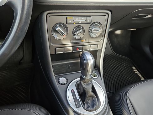 Used 2015 Volkswagen Beetle 1.8T image 16