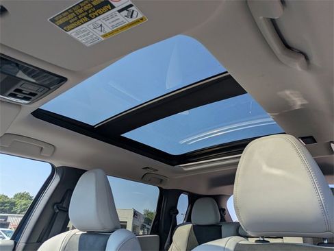 New 2025 Mitsubishi Outlander SE image 25