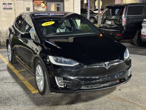 Used 2018 Tesla Model X 75D image 10