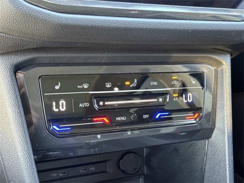 Used 2023 Volkswagen Tiguan SE image 14