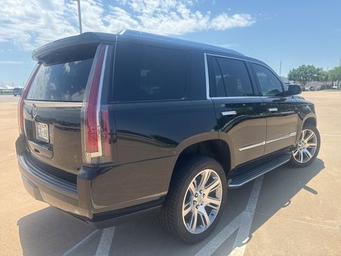 Used 2015 Cadillac Escalade Luxury AWD/4WD image 6