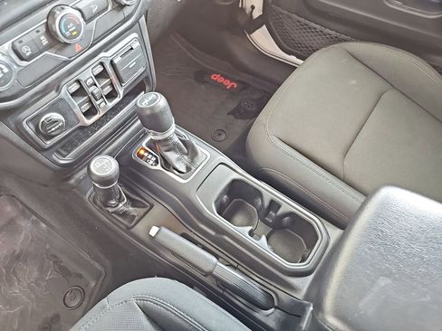 Used 2019 Jeep Wrangler Unlimited Sport S image 28