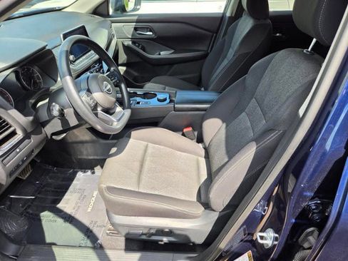 Used 2024 Nissan Rogue SV AWD/4WD image 5