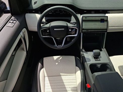 New 2026 Land Rover Discovery Sport Landmark AWD/4WD image 7