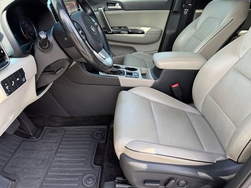 Used 2020 Kia Sportage EX w/ EX Technology Package FWD image 12