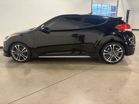 Used 2016 Hyundai Veloster Turbo FWD image 7