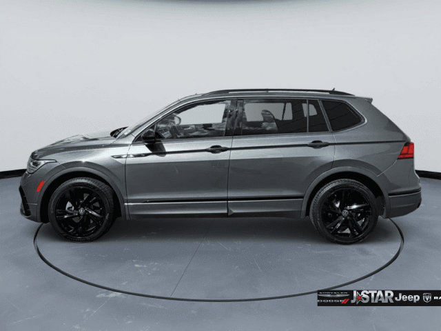 Used 2023 Volkswagen Tiguan SE R-Line FWD image 8