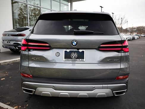 Used 2025 BMW X5 sDrive40i w/ Climate Comfort Package image 11