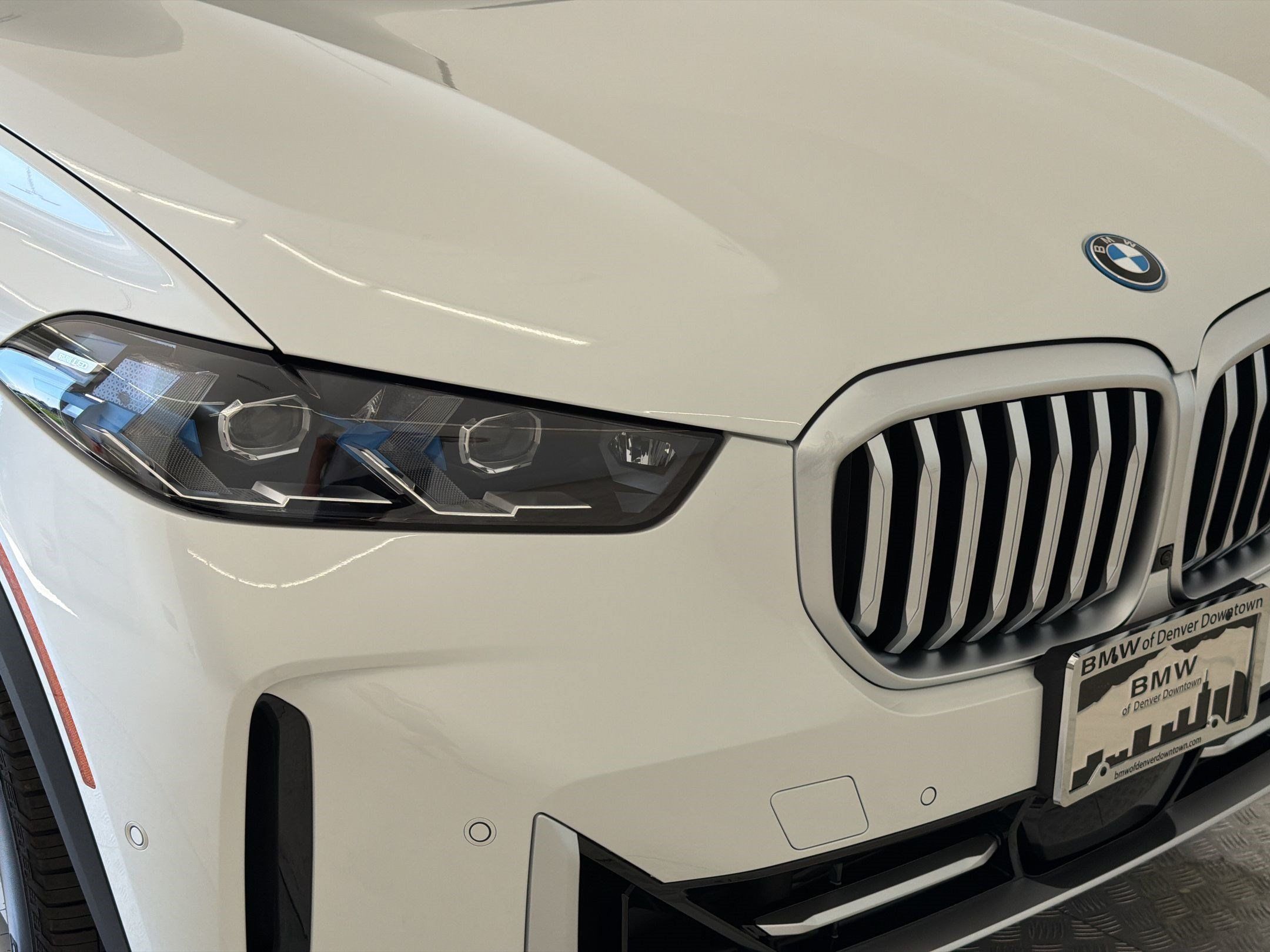 New 2026 BMW X5 xDrive50e w/ Climate Comfort Package AWD/4WD image 12