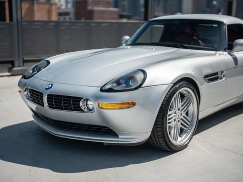 Used 2003 BMW Z8 RWD image 2