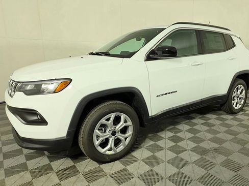 New 2026 Jeep Compass Latitude image 9