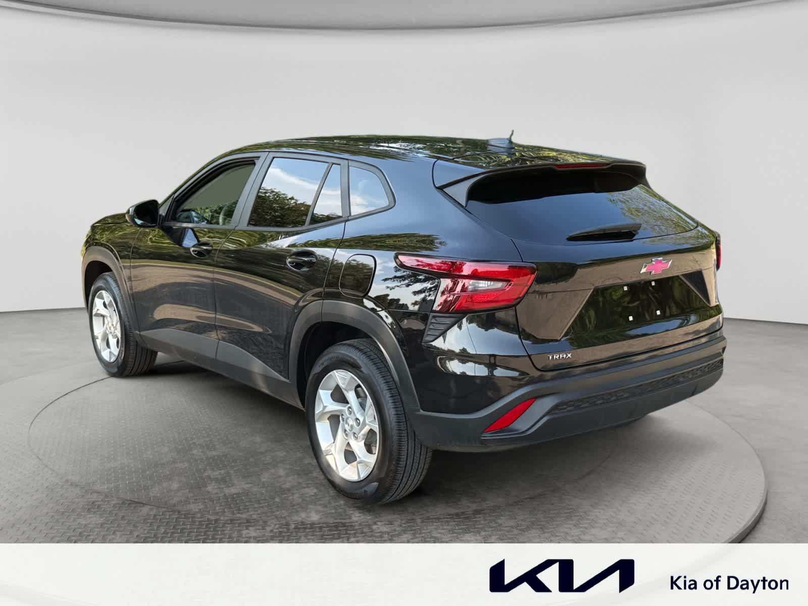 Used 2026 Chevrolet Trax LS w/ LS Convenience Package FWD image 7