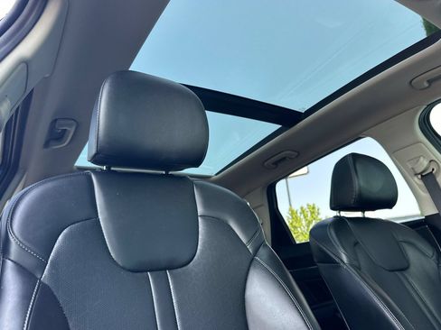 Certified 2023 Kia Sorento SX AWD/4WD image 17