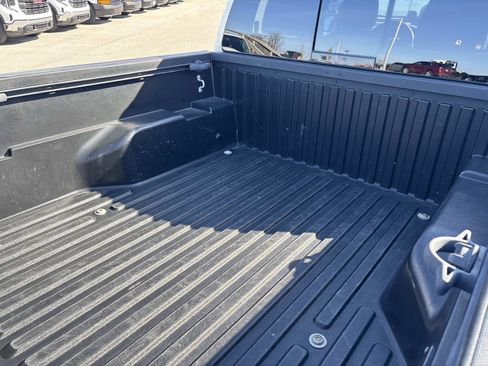 Used 2019 Toyota Tacoma TRD Sport w/ Technology Package image 31