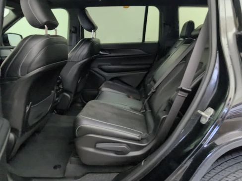 Used 2023 Jeep Grand Cherokee L Altitude image 11