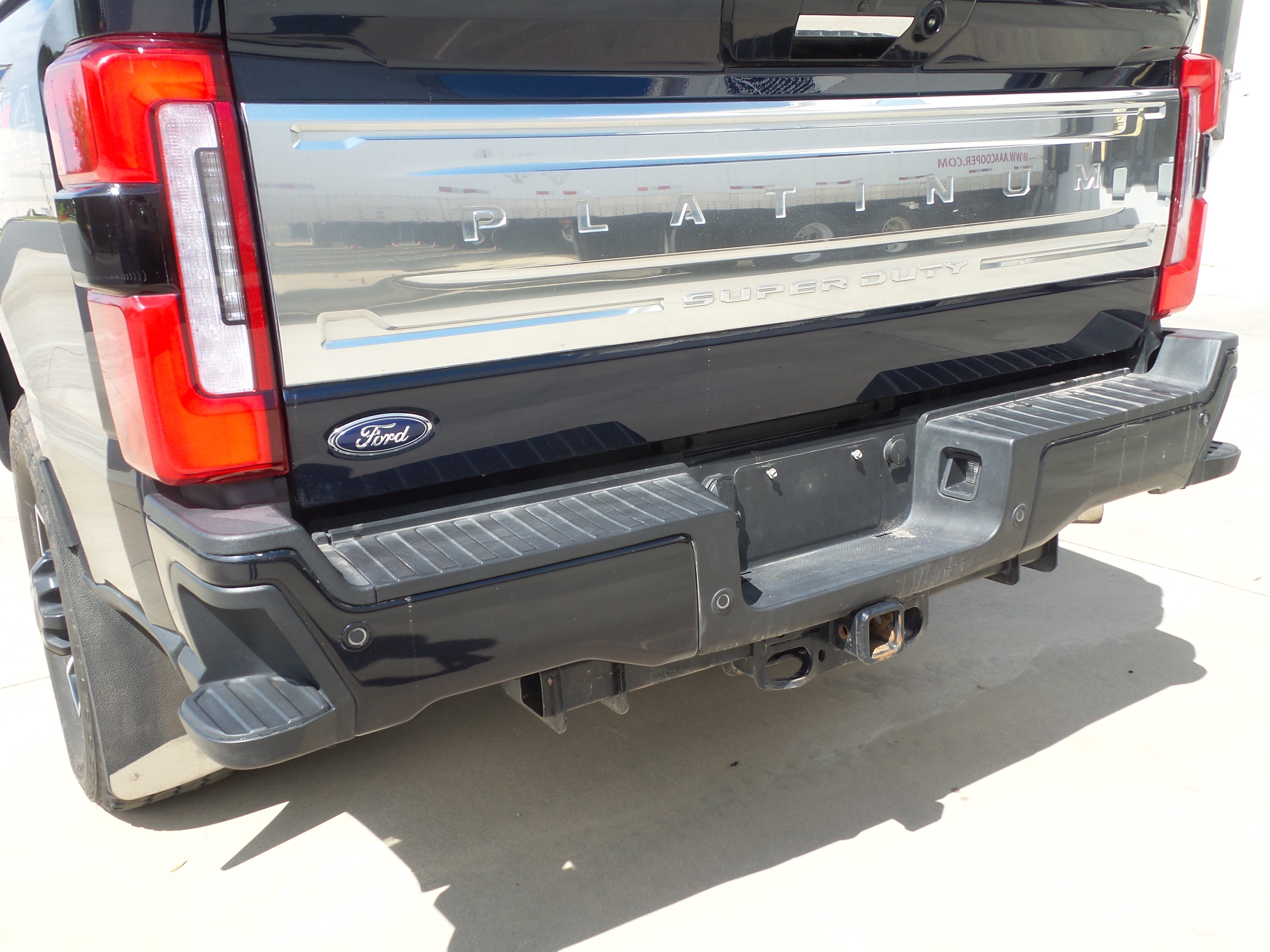 Used 2024 Ford F350 Platinum w/ FX4 Off-Road Package AWD/4WD image 40