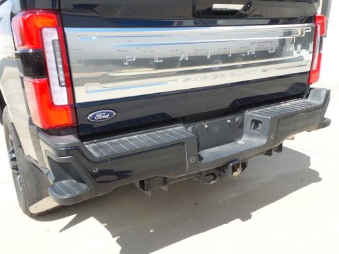 Used 2024 Ford F350 Platinum w/ FX4 Off-Road Package AWD/4WD image 40