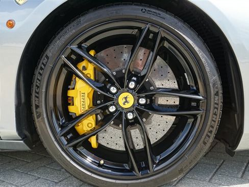 Used 2018 Ferrari 488 Spider RWD image 29