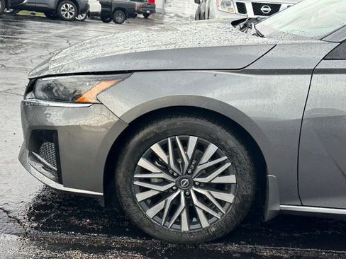Certified 2023 Nissan Altima 2.5 SV FWD image 7