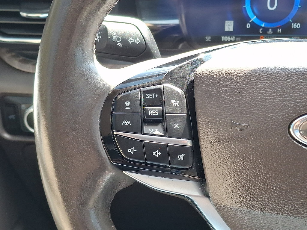 Used 2022 Ford Explorer Platinum w/ Equipment Group 601A AWD/4WD image 21
