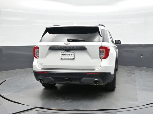 Used 2023 Ford Explorer XLT w/ Equipment Group 202A RWD image 4